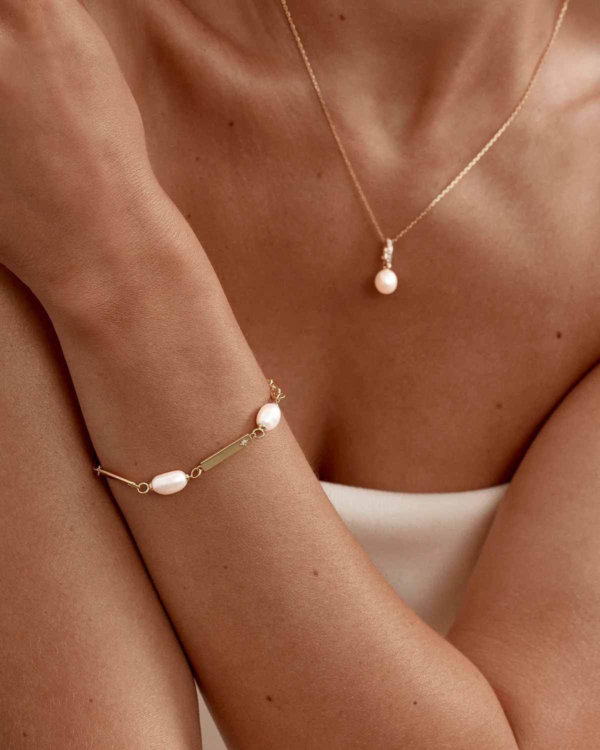 18k Gold Vermeil Connected By Love Pearl Bracelet - Image 2