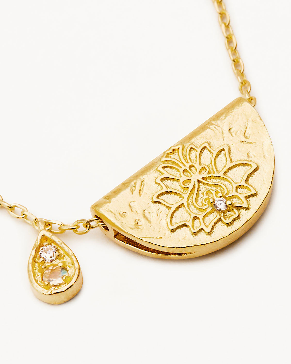 18k Gold Vermeil Lotus Birthstone Necklace - June - Moonstone - Image 3