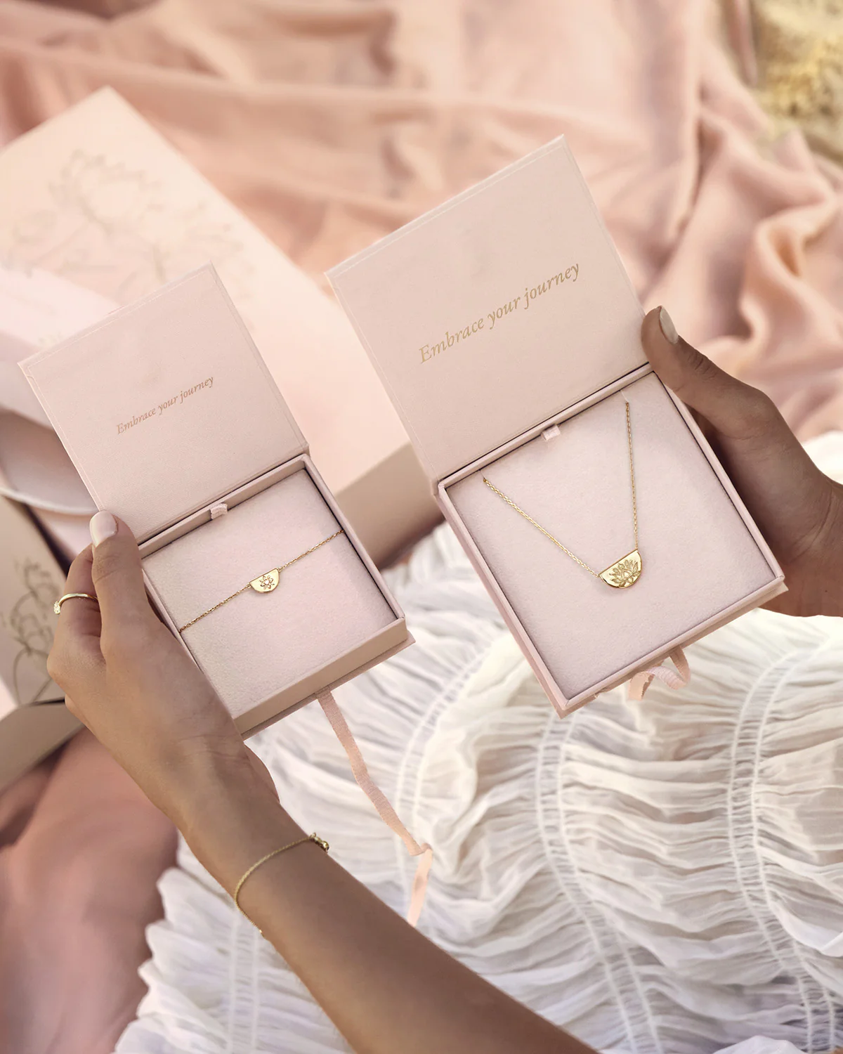 18k Gold Vermeil Signature Lotus Gift Set - Image 2