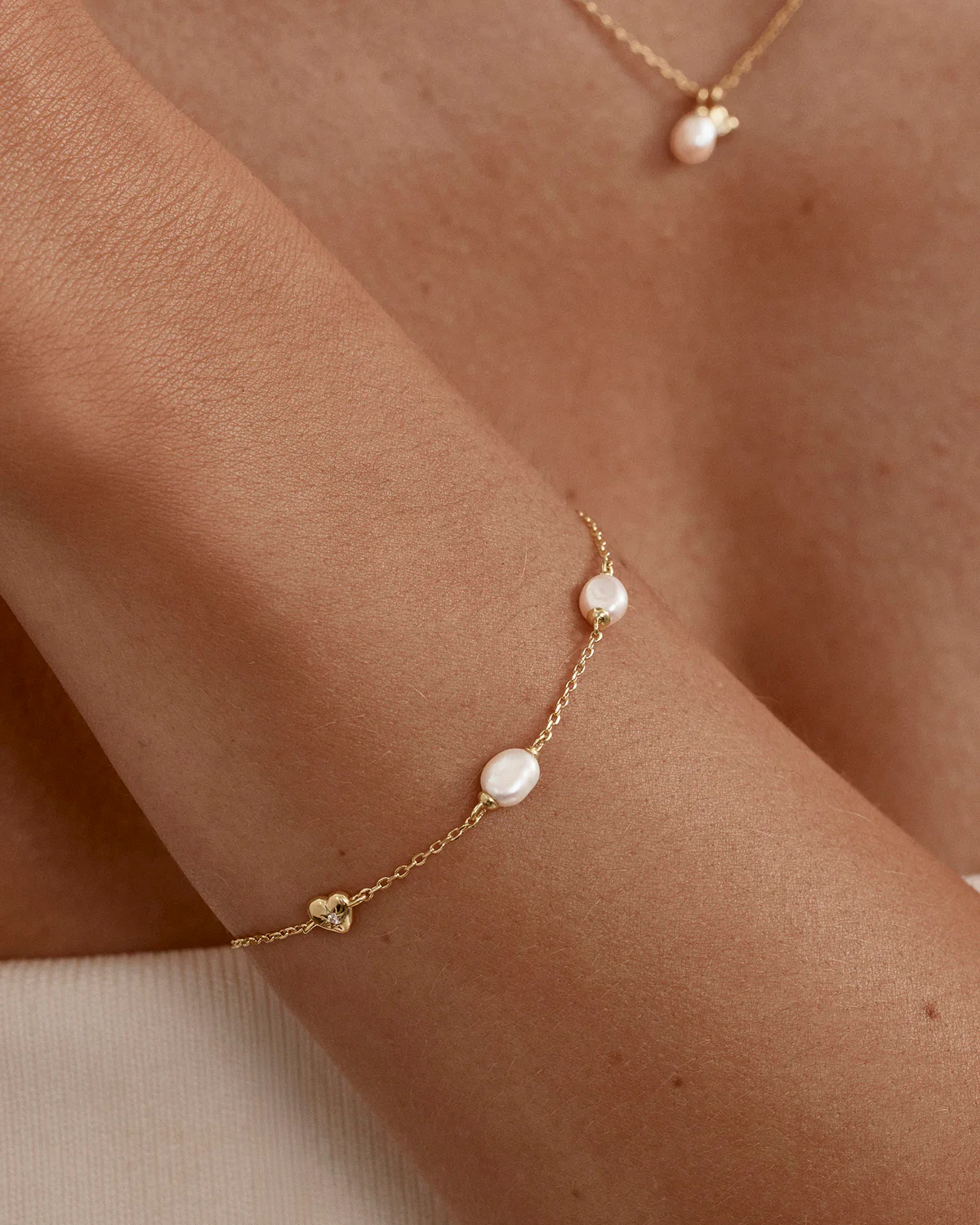 18k Gold Vermeil Under the Moonlight Pearl Bracelet - Image 2