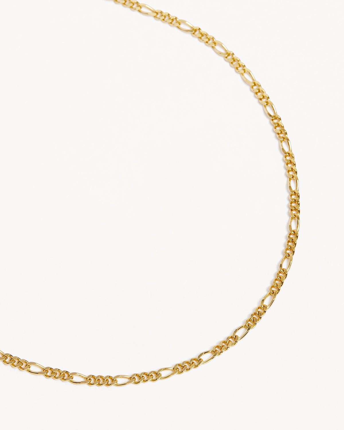 9k Solid Gold Figaro Chain Bracelet - Image 3