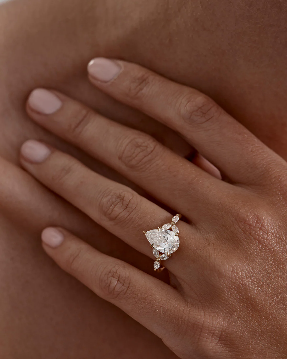18k Solid Gold Lotus Bloom Engagement Ring - Pear 2.5ct - Image 7