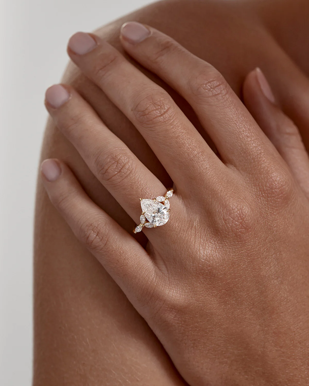 18k Solid Gold Lotus Bloom Engagement Ring - Pear 2ct - Image 2
